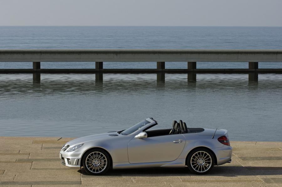  Mercedes-Benz SLK55 AMG 2008 года  (фото 8 из 77)